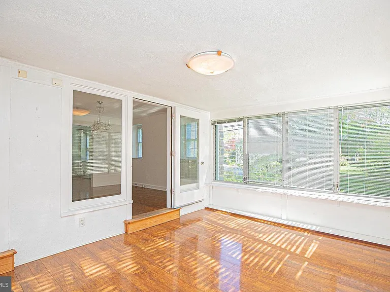 526 Williams Rd — Photo 3