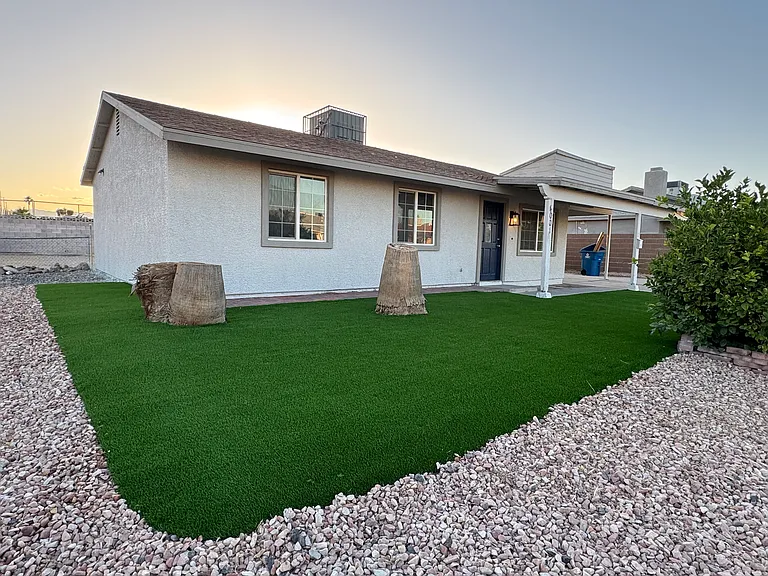 4001 Edwin Pl — Photo 2
