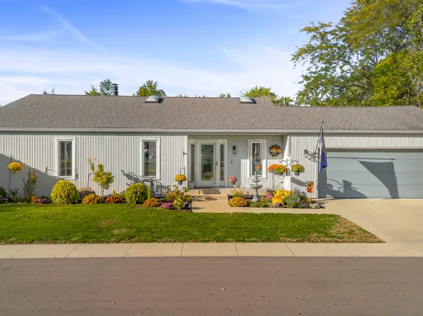 1050 Rocky Ford Dr, Columbus, IN 47203