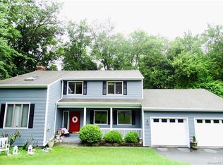 17 Ruff Cir, Glastonbury, CT 06033