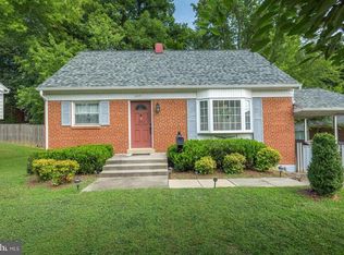 2371 W Longview Dr, Woodbridge, VA 22191