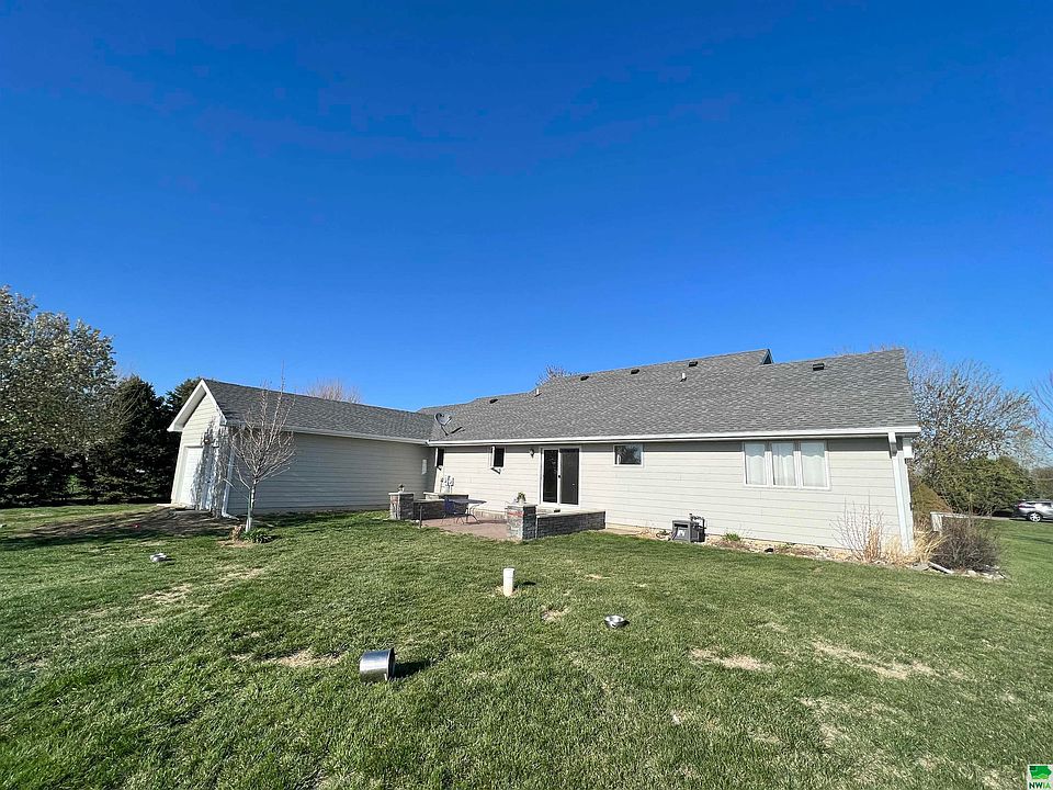 5 Deer Run Cir, Mccook Lake, SD 57049 Zillow