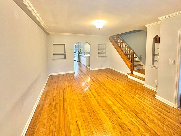 5th image of 28-25 Hobart St #3