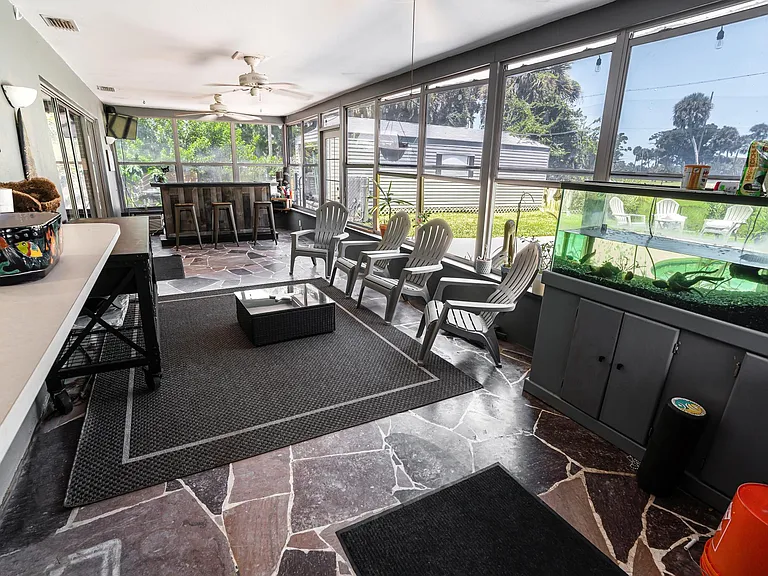 709 Fairway Dr — Photo 17