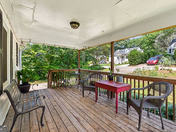 5th image of 1361 Lochland Rd