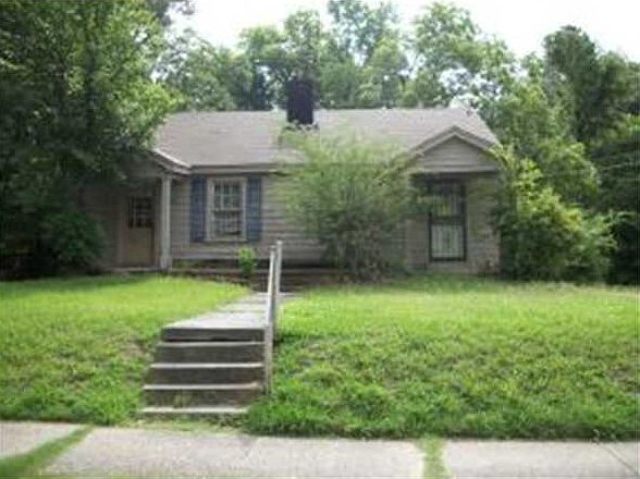 1st image of 410 Buntyn St