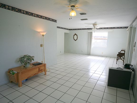 4th image of 4114 Selberg Ln
