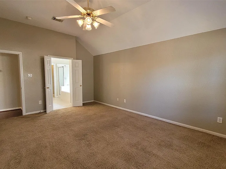 3825 Evergreen Way — Photo 18