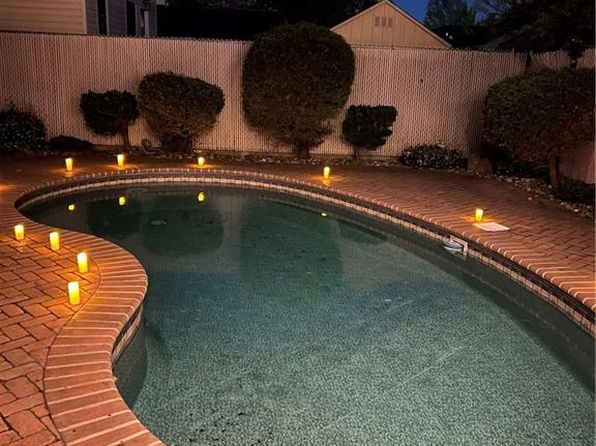 526 Yetman Ave, Staten Island, NY 10307
