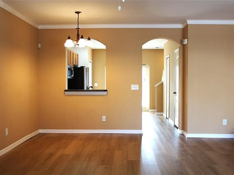 16320 Swan View Cir — Photo 3
