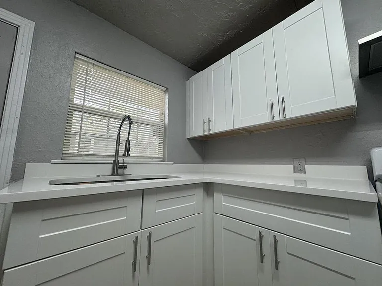 724 Carrie Ave — Photo 5