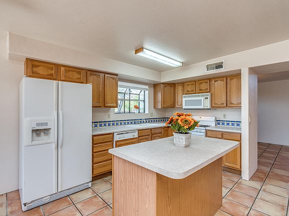 5th image of 9036 N Jessy Ln