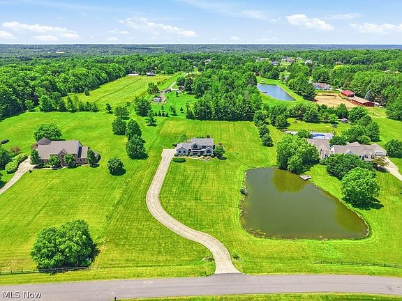 2nd image of 2285 Thoroughbred Dr