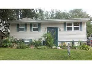 252 Regents Rd photo 1