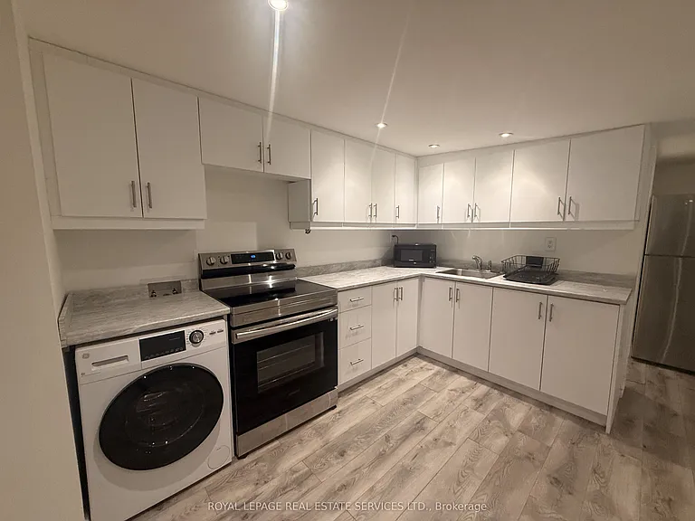 34 Plains Rd W #A2 — Photo 6