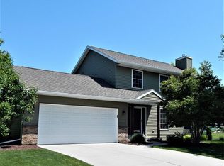 612 Oriole Ln, Howards Grove, WI 53083