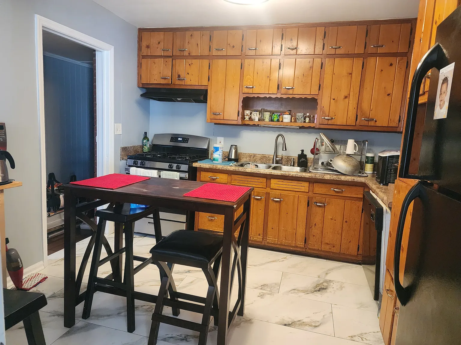 4 bed, 1416 sqft, $1,950 — Photo 4