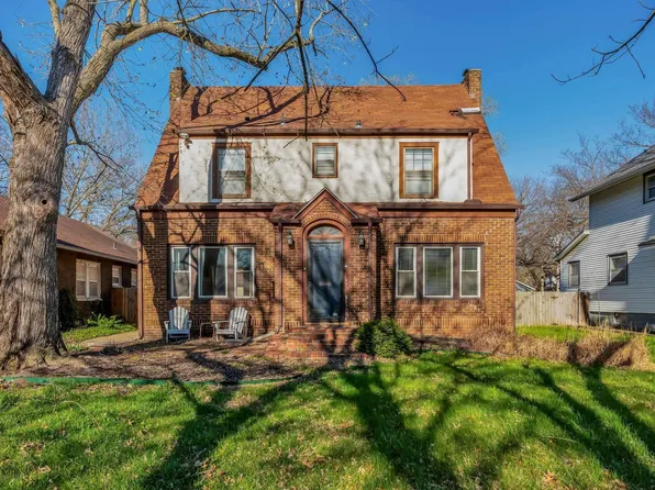 1525 SW Macvicar Ave, Topeka, KS 66604