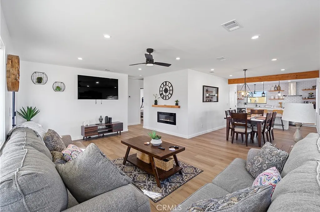 3 bed, 1304 sqft, $2,100 — Photo 4