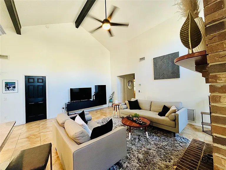 3161 Berridge Ln — Photo 10