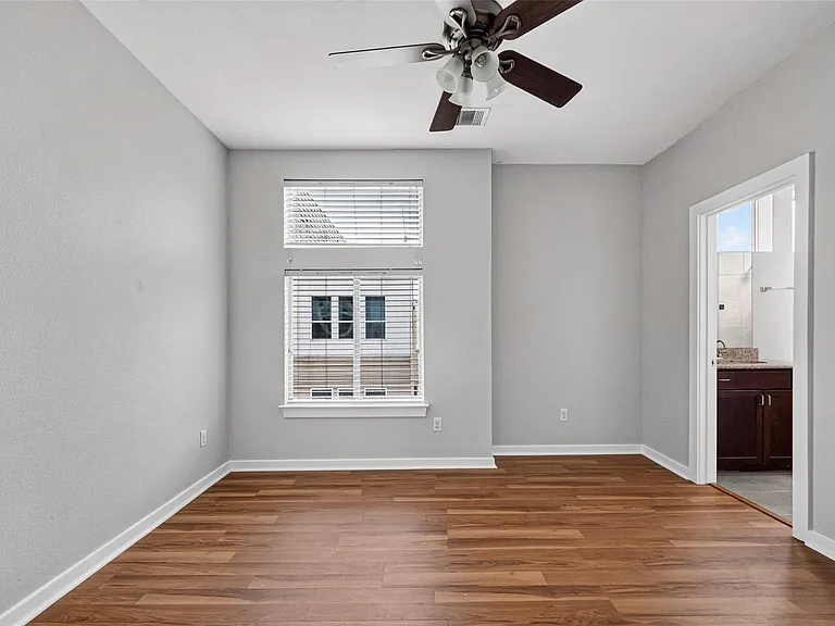 2352 Sperber Ln — Photo 24