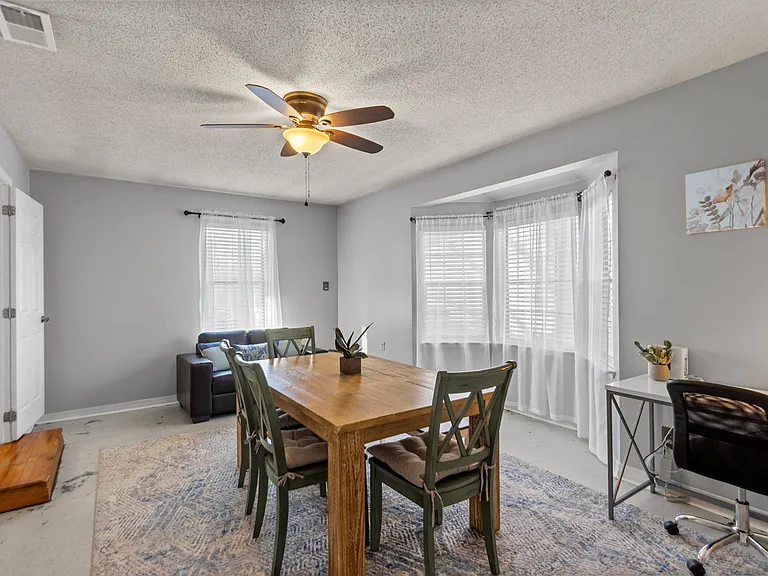 122 Pecan Valley Dr — Photo 13