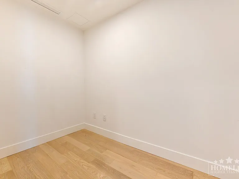 1475 Foster St #1105 — Photo 17