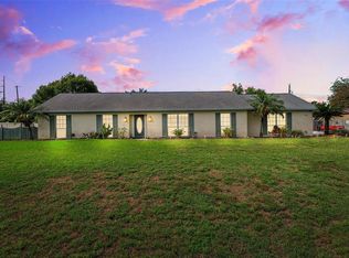 2013 Capri Rd, Valrico, FL 33594