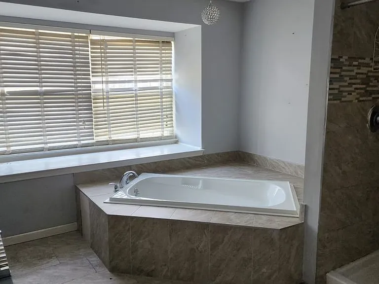 2303 Doral Dr — Photo 12