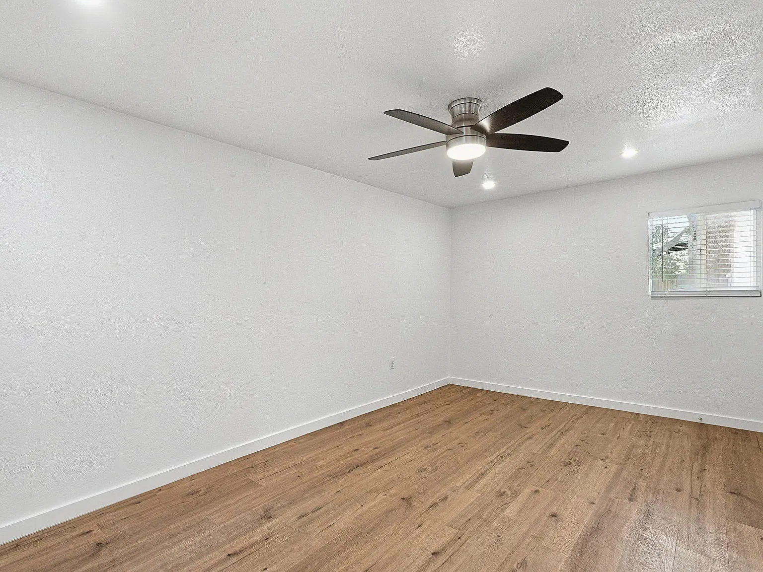 1017 East Moreland Street - 4 — Photo 3