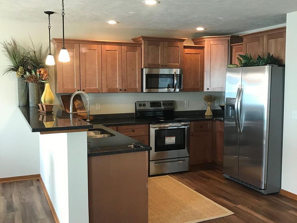 1st image of 832 W Desert Vista Dr