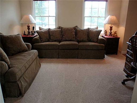 2nd image of 1740 Horseshoe Bend Dr