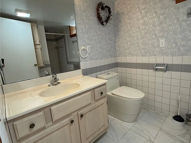 437 Springville Ave — Photo 30