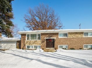 243 Welter Dr, Wood Dale, IL 60191