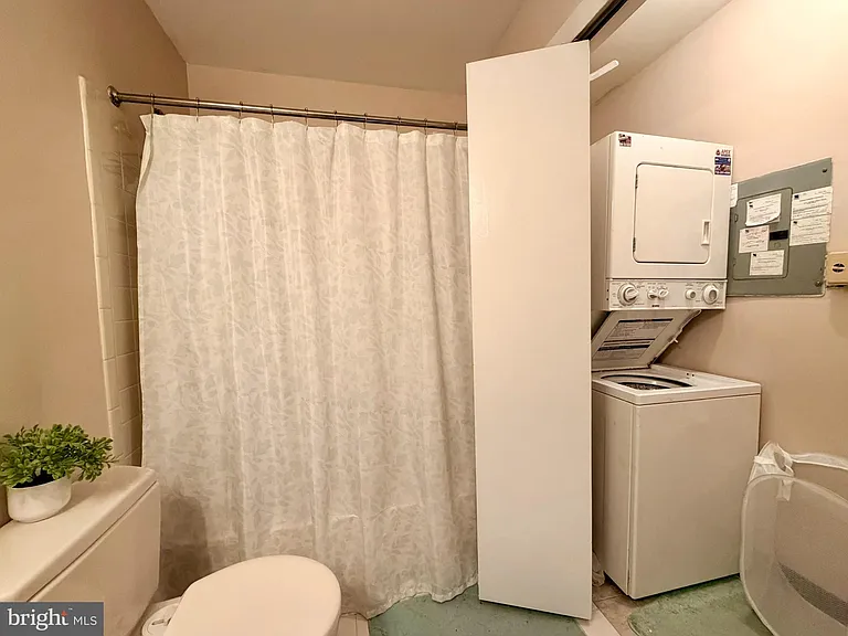 5215 Ravens Crest Dr — Photo 16