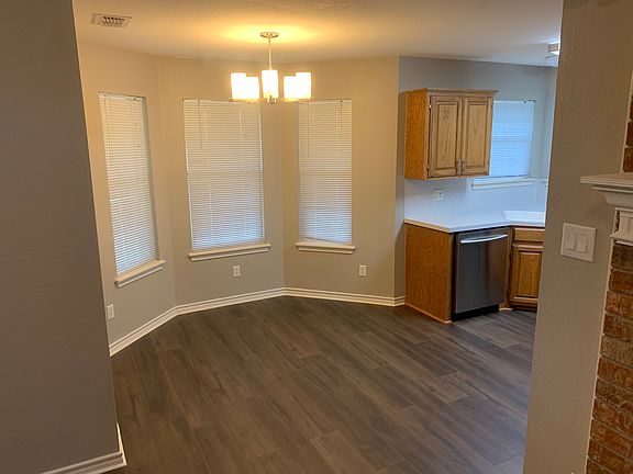 5th image of 3826 Notre Dame Cir
