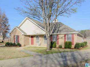 121 Blue Sky Ln, Alabaster, AL 35007