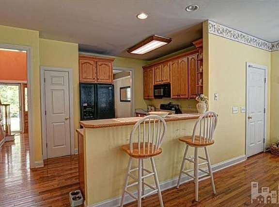 5th image of 449 Kingsworth Ln