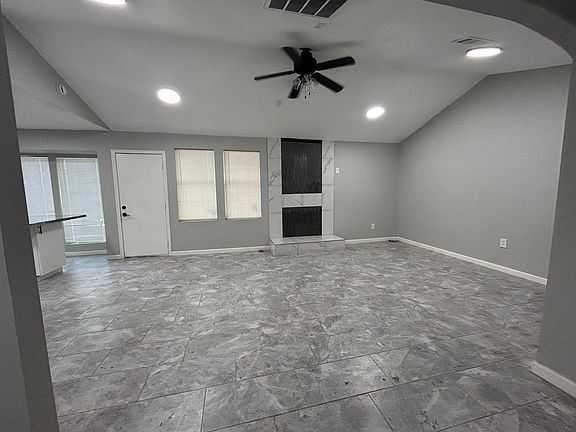 4th image of 15827 Kenbrook Dr