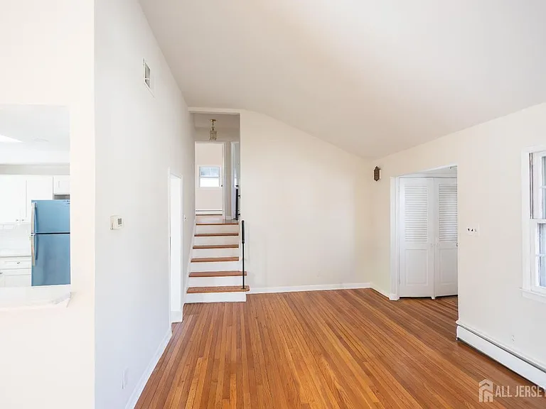 9 Bernath St — Photo 3