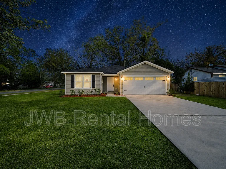 3159 Phyllis St — Photo 11