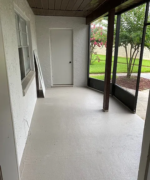 Screen enclosed patio