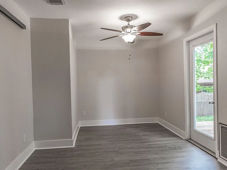 1507 Grayford Dr — Photo 15