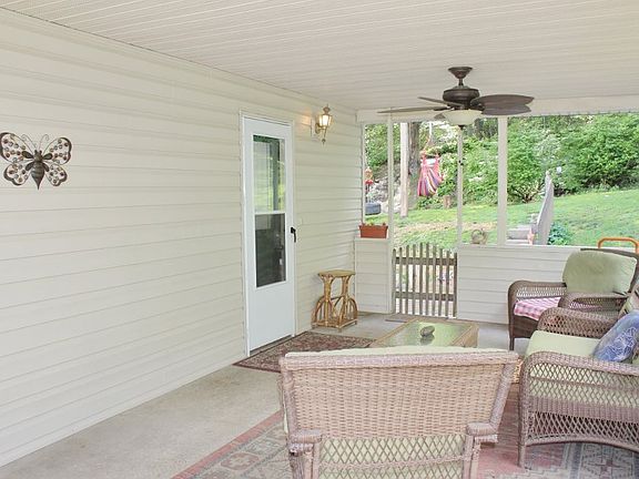 4th image of 408 Parkway Dr
