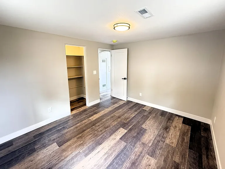 14402 Washington Ave SW #7 — Photo 9