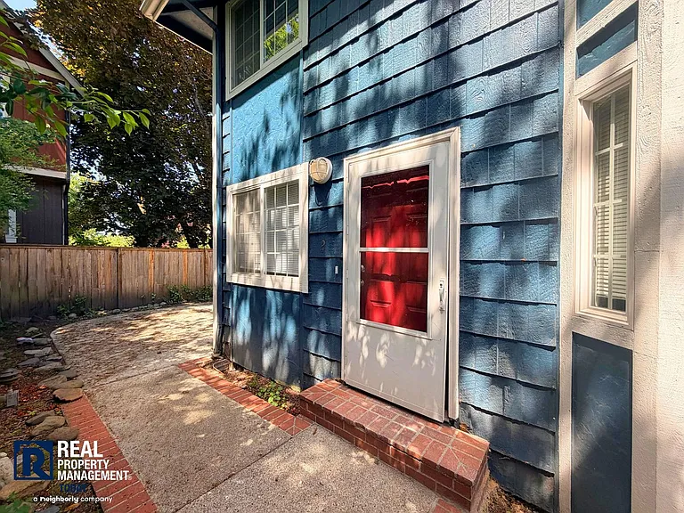 630-632 S State St Tacoma — Photo 25
