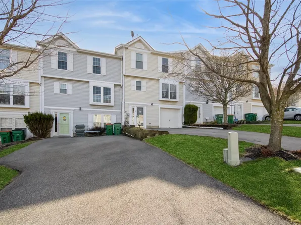 15 Helen Court, Beacon, NY 12508