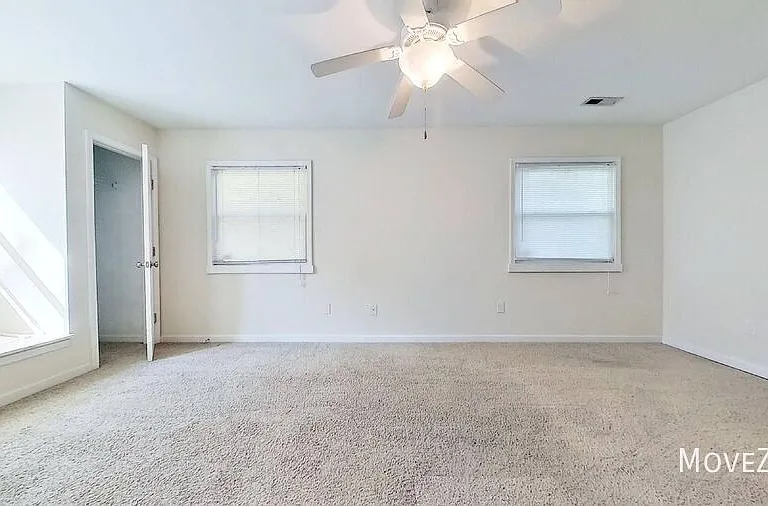 412 S Kerr Ave — Photo 10