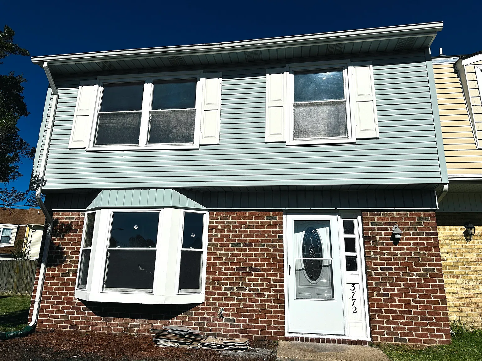 4 bed, 2.5 bath, 1704 sqft, $2,400 — Photo 2