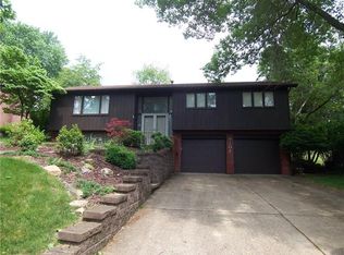 6107 Boxer Dr, Bethel Park, PA 15102